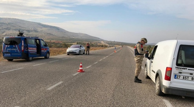 Ülke genelinde 'aranan şahıslar' operasyonu Ülke genelinde 'aranan şahıslar' operasyonu