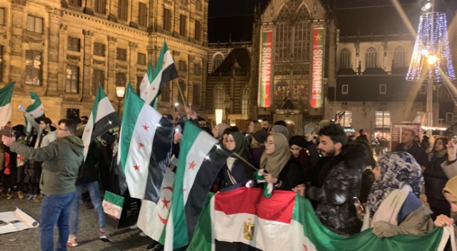 Amsterdam’da İdlib’deki saldırılar protesto edildi Amsterdam’da İdlib’deki saldırılar protesto edildi