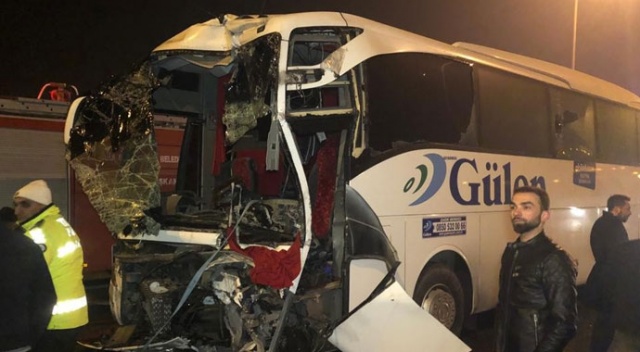 Ankara'da 2 ayrı otobüs kazası: 1'i ağır 11 yaralı Ankara'da 2 ayrı otobüs kazası: 1'i ağır 11 yaralı