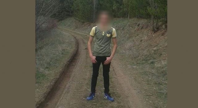 Annesine şiddet uygulayan babasını bıçakladı