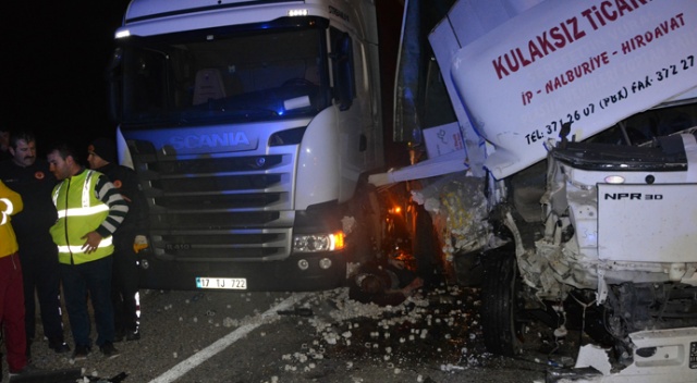 Antalya'da feci kaza: 1 ölü, 1 yaralı Antalya'da feci kaza: 1 ölü, 1 yaralı