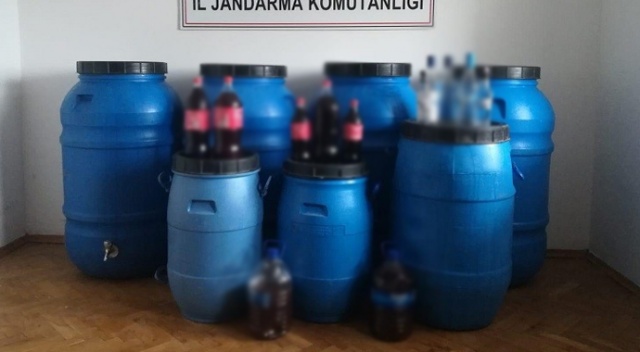 Ayvalık’ta jandarma 2 bin 400 litre kaçak içki ele geçirildi Ayvalık’ta jandarma 2 bin 400 litre kaçak içki ele geçirildi