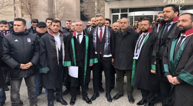 Beşiktaşlı taraftarlardan derbi hakemleri için suç duyurusu Beşiktaşlı taraftarlardan derbi hakemleri için suç duyurusu