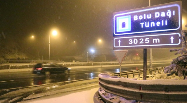 Bolu Dağı&#039;ndan kar yağışı etkisini artırdı