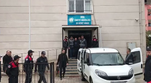 Ceren Özdemir'in katil zanlısı adliyeye sevk edildi Ceren Özdemir'in katil zanlısı adliyeye sevk edildi