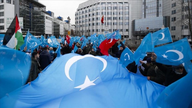 Çin'in Uygurlara yönelik baskı politikaları Berlin'de protesto edildi Çin'in Uygurlara yönelik baskı politikaları Berlin'de protesto edildi
