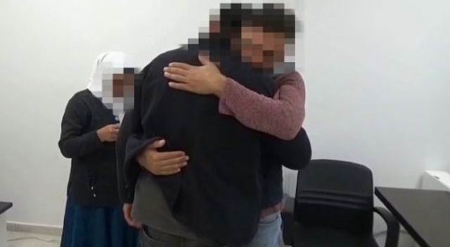 Diyarbakır annelerinin eyleminden etkilenen teröristler teslim oldu Diyarbakır annelerinin eyleminden etkilenen teröristler teslim oldu