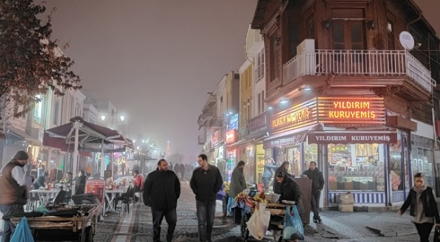 Edirne’de sis etkili oluyor Edirne’de sis etkili oluyor