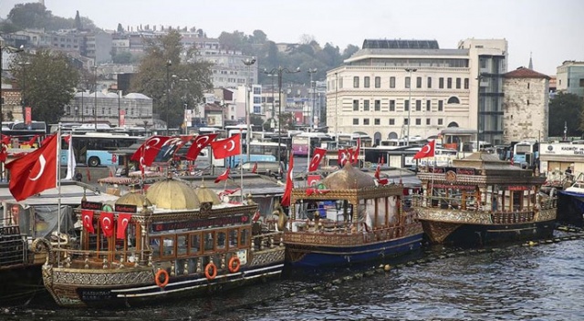 Eminönü'ndeki balıkçı teknesinin tahliye kararına konulan tedbir kaldırıldı