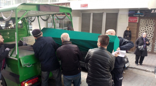 Bahçelievler&#039;de dehşet! Eşini bıçakla öldürdü, polise teslim oldu