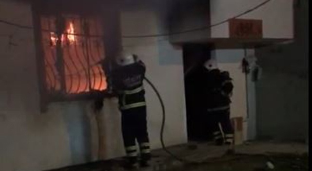 Eve atılan madde yangın çıkardı: 5 yaralı