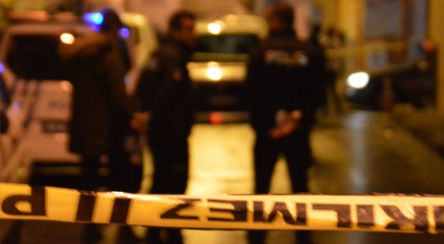Fatih Karagümrük&#039;te silahlı saldırı: 4 yaralı