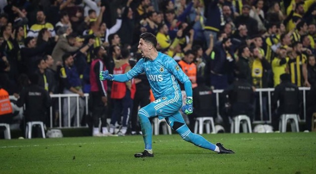 Fenerbahçe'nin vazgeçilmezi Altay Bayındır Fenerbahçe'nin vazgeçilmezi Altay Bayındır