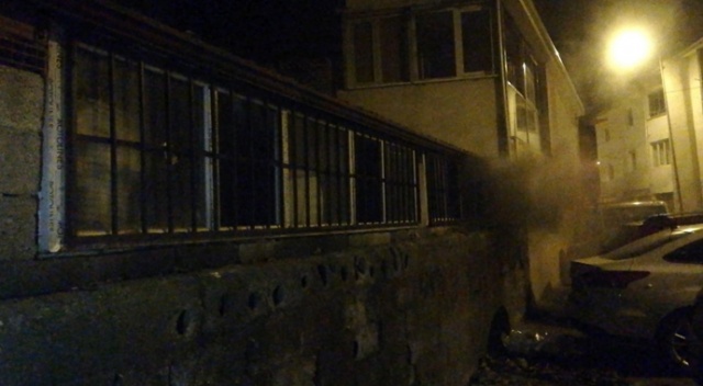 Fişe takılı unutulan çay ocağı iş yerini küle çevirdi Fişe takılı unutulan çay ocağı iş yerini küle çevirdi