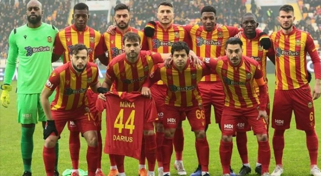 Futbol dünyası Mina&#039;nın oğlu için tek yürek