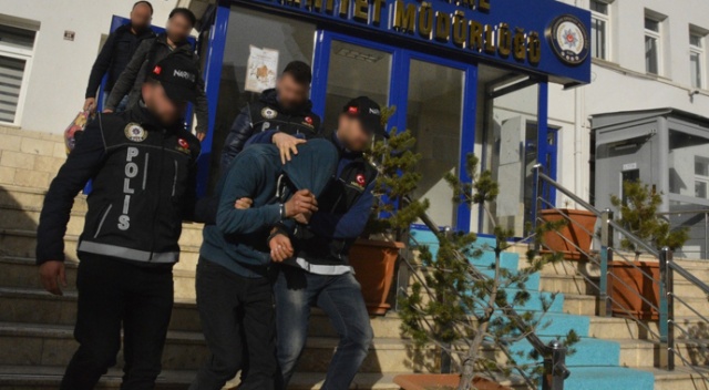 Gümüşhane emniyetinden yılbaşı öncesi uyuşturucu operasyonu Gümüşhane emniyetinden yılbaşı öncesi uyuşturucu operasyonu