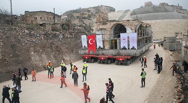 Hasankeyf&#039;de son nakil! 609 senelik caminin ana gövdesi taşındı
