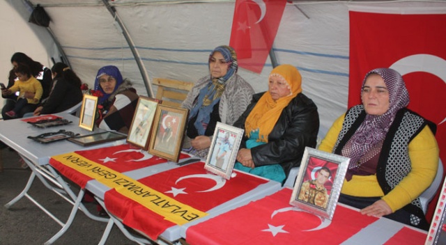 HDP önündeki ailelerin evlat nöbeti 111’inci gününde