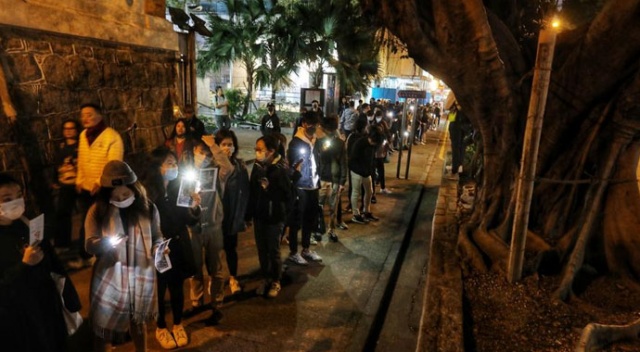 Hong Kong yeni yıla protestolarla giriyor Hong Kong yeni yıla protestolarla giriyor