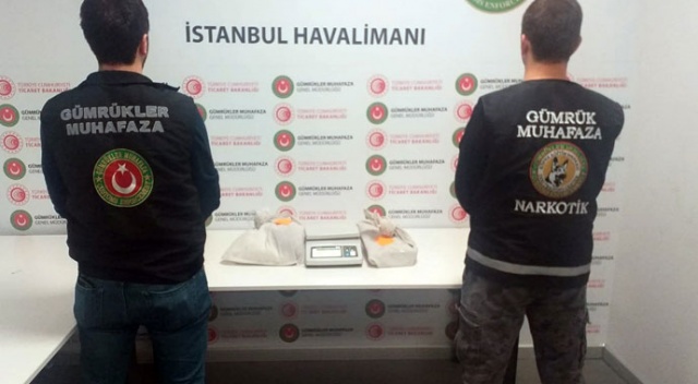 İstanbul Havalimanı'nda dev operasyon! 1 buçuk milyonluk kokain ele geçirildi İstanbul Havalimanı'nda dev operasyon! 1 buçuk milyonluk kokain ele geçirildi