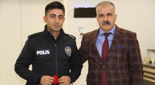 İstanbul Havalimanı&#039;nda sigarayı bırakan polisler altınla ödüllendirildi