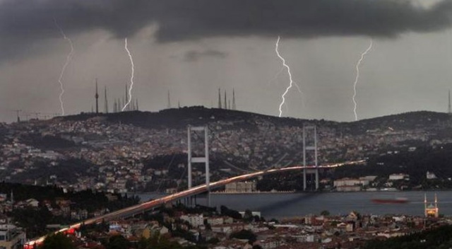 İstanbul için &#039;turuncu&#039; uyarı: Kuvvetli geliyor! Bu saatlere dikkat