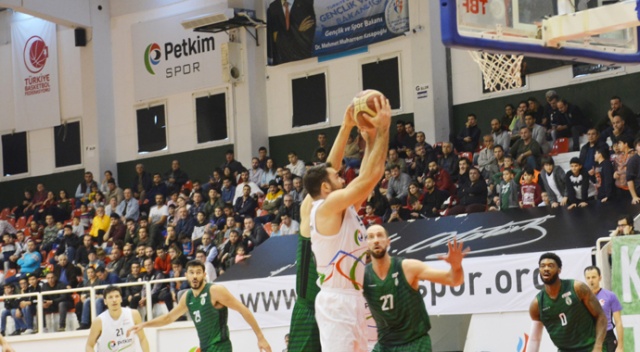 İzmir derbisinin galibi Bornova Belediyespor İzmir derbisinin galibi Bornova Belediyespor
