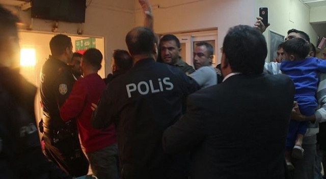 Kalabalık şekilde geldiler! Aile hekimine darp