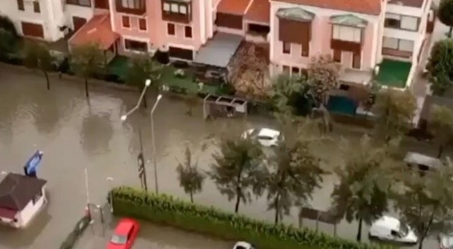 Karşıyaka’da deniz ile kara birleşti Karşıyaka’da deniz ile kara birleşti
