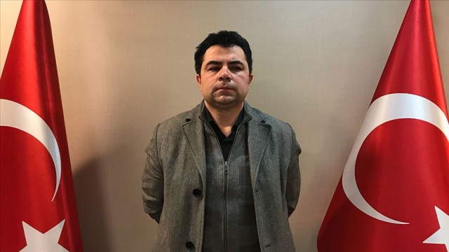 Kosova'dan getirilen FETÖ sanığına 8 yıl 9 ay hapis cezası Kosova'dan getirilen FETÖ sanığına 8 yıl 9 ay hapis cezası