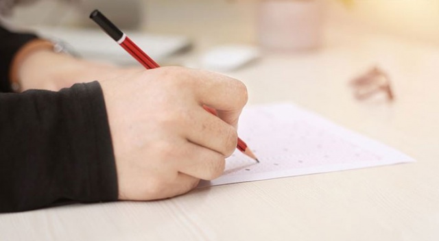 LGS kapsamındaki merkezi sınav için yeni soru kitapçığı yayınlandı LGS kapsamındaki merkezi sınav için yeni soru kitapçığı yayınlandı