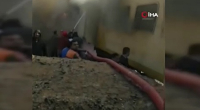 Mısır'da yolcu treninde yangın