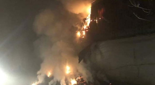 Samsun'da yangın! 25 bin saman balyası kül oldu Samsun'da yangın! 25 bin saman balyası kül oldu