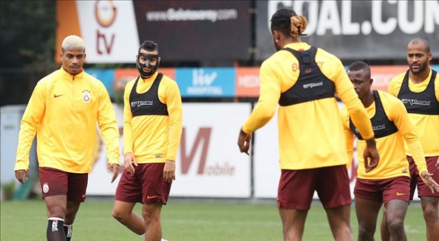 Şener Özbayraklı, Marcao ve Lemina, antrenmanda takımla çalıştı Şener Özbayraklı, Marcao ve Lemina, antrenmanda takımla çalıştı