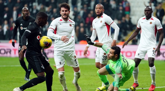 Süper Lig'in 17. haftasında Beşiktaş Gençlerbirliği'ni 4-1 mağlup etti Süper Lig'in 17. haftasında Beşiktaş Gençlerbirliği'ni 4-1 mağlup etti