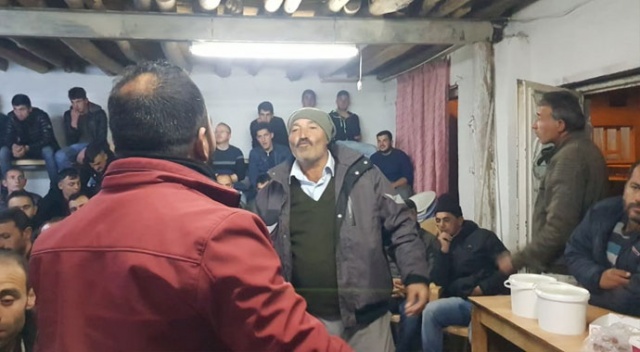 Tik hastalığı herkesi güldürüyor, onu üzüyor Tik hastalığı herkesi güldürüyor, onu üzüyor