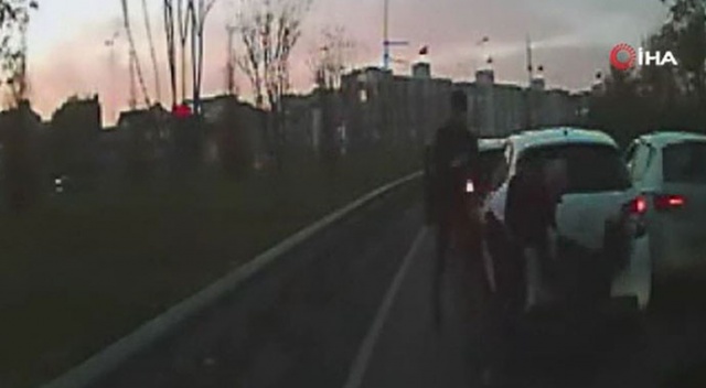 Trafikte tartıştığı kadın sürücüyü darp eden şüpheli tutuklandı Trafikte tartıştığı kadın sürücüyü darp eden şüpheli tutuklandı