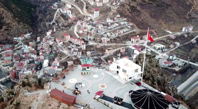 Türkiye&#039;nin ve Avrupa&#039;nın en yükseği! İlçe nüfusunun 13 katı onun için geliyor