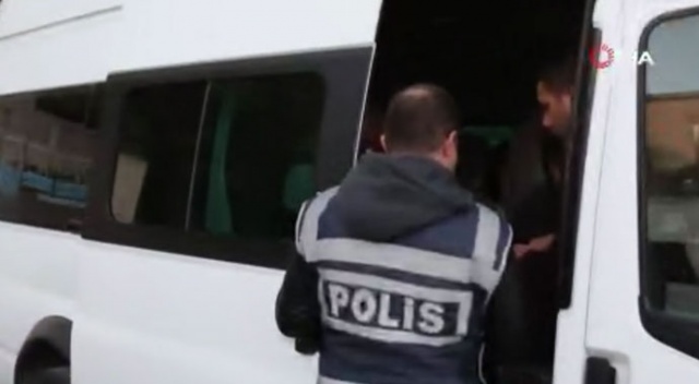 Ülke genelinde okul çevreleri ve servis araçlarına eş zamanlı denetim! Ülke genelinde okul çevreleri ve servis araçlarına eş zamanlı denetim!