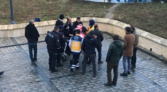 Unkapanı Köprüsü'nde intihar girişimi Unkapanı Köprüsü'nde intihar girişimi
