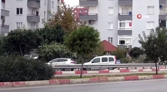 Üst geçidi kullanmayan az daha canından oluyor...Akıl almaz kaza araç kamerasında Üst geçidi kullanmayan az daha canından oluyor...Akıl almaz kaza araç kamerasında
