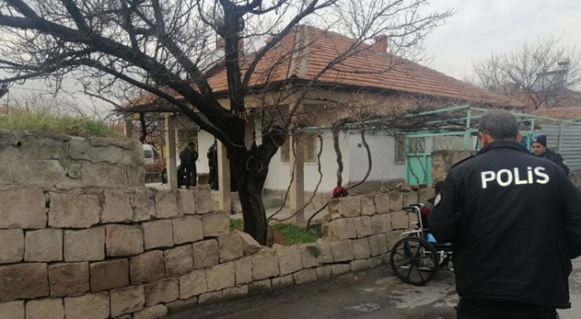 Yaşlı adam evinde ölü bulundu Yaşlı adam evinde ölü bulundu