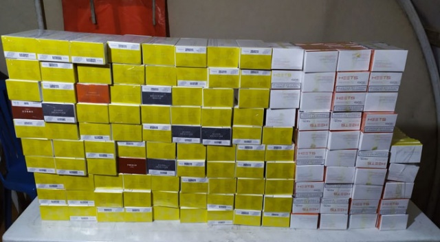 'Bavulda domates var' dedi, elektronik sigara çıktı 'Bavulda domates var' dedi, elektronik sigara çıktı