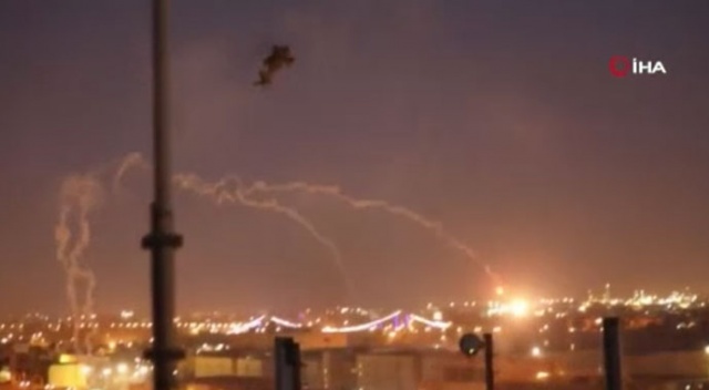 ABD helikopterlerinden uyarı ateşi! ABD helikopterlerinden uyarı ateşi!