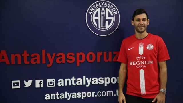 Antalyaspor Veysel Sarı'yı transfer etti Antalyaspor Veysel Sarı'yı transfer etti