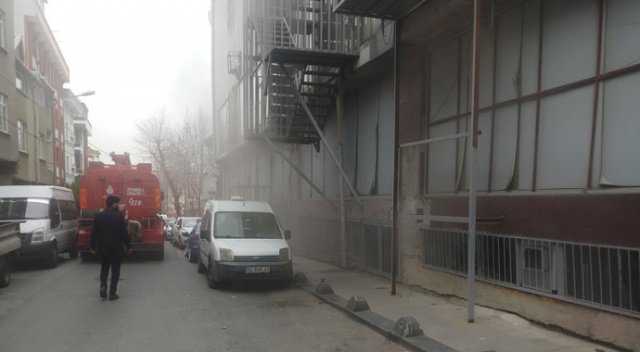 Bağcılar’da halı imalathanesinde korkutan yangın