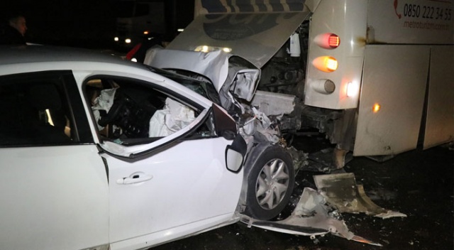Bolu TEM'de feci kaza: 2'si ağır 3 yaralı Bolu TEM'de feci kaza: 2'si ağır 3 yaralı