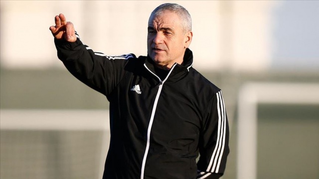 Demir Grup Sivasspor Teknik Direktörü Rıza Çalımbay transfer bekliyor Demir Grup Sivasspor Teknik Direktörü Rıza Çalımbay transfer bekliyor