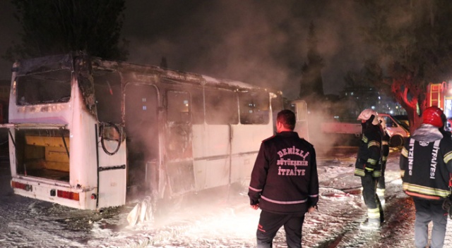 Denizli&#039;de midibüs kundaklandı