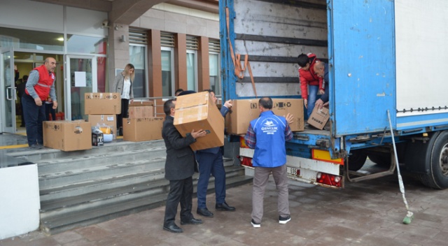 Depremzedeler için toplanan yardımlar yola çıktı Depremzedeler için toplanan yardımlar yola çıktı